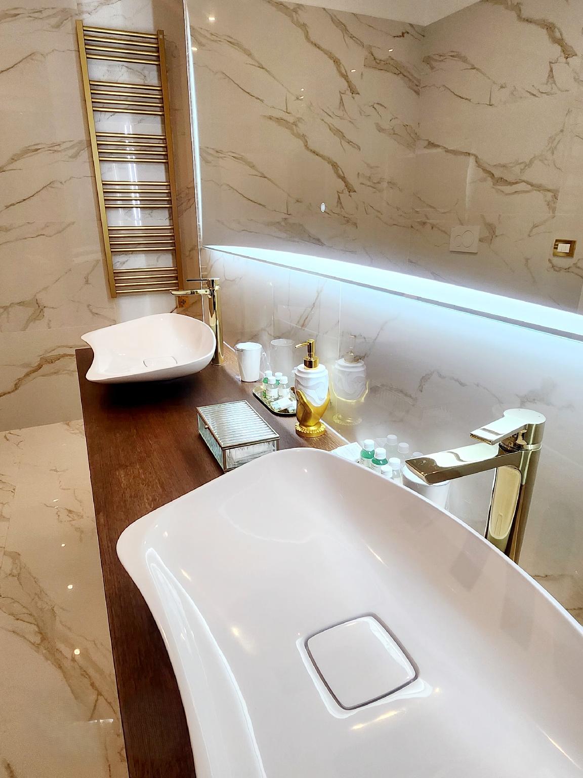 Slide image 2 for Golden Palace Luxury Guest House
