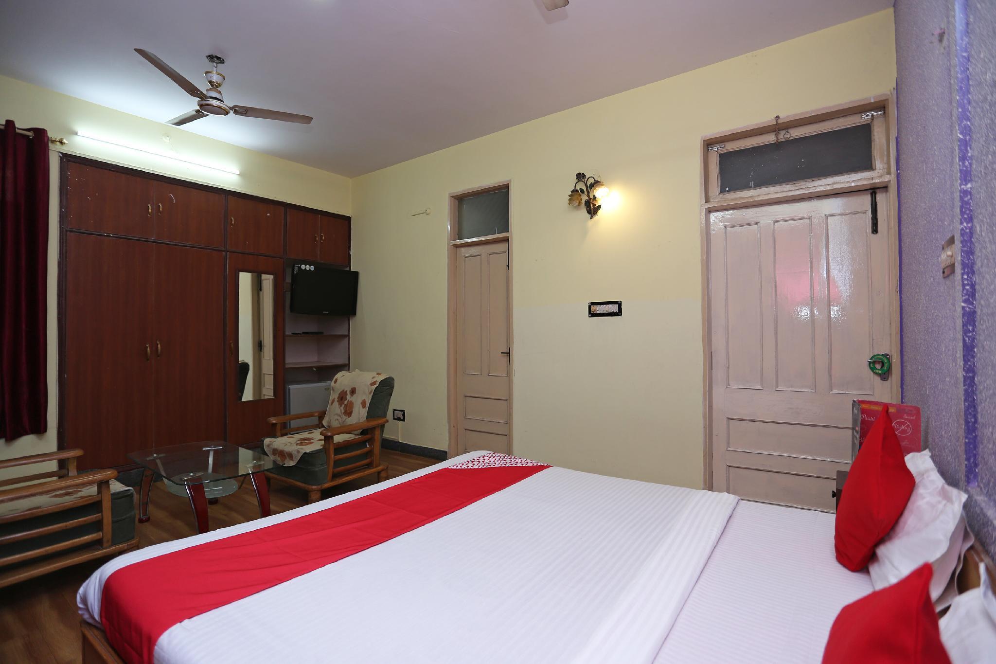 This photo about OYO 10674 Hotel Royal Inn shared on HyHotel.com
