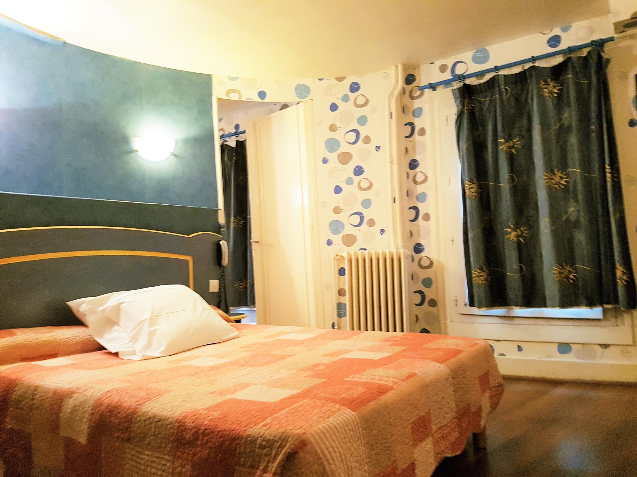 This photo about ibis Styles Paris Magenta shared on HyHotel.com