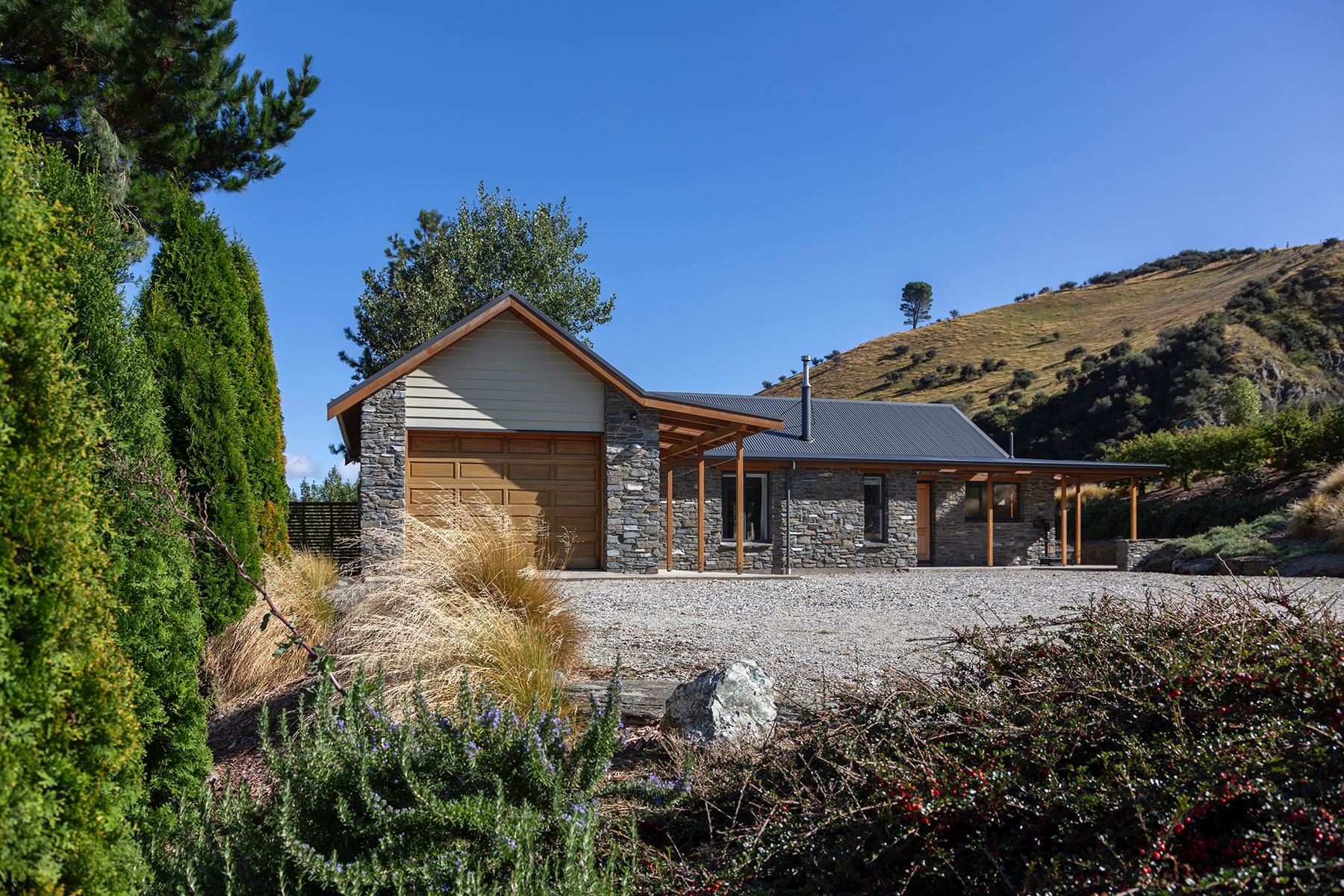 Judge and Jury Judge and Jury is perfectly located for both business and leisure guests in Queenstown. The property features a wide range of facilities to make your stay a pleasant experience. Service-minded staff w