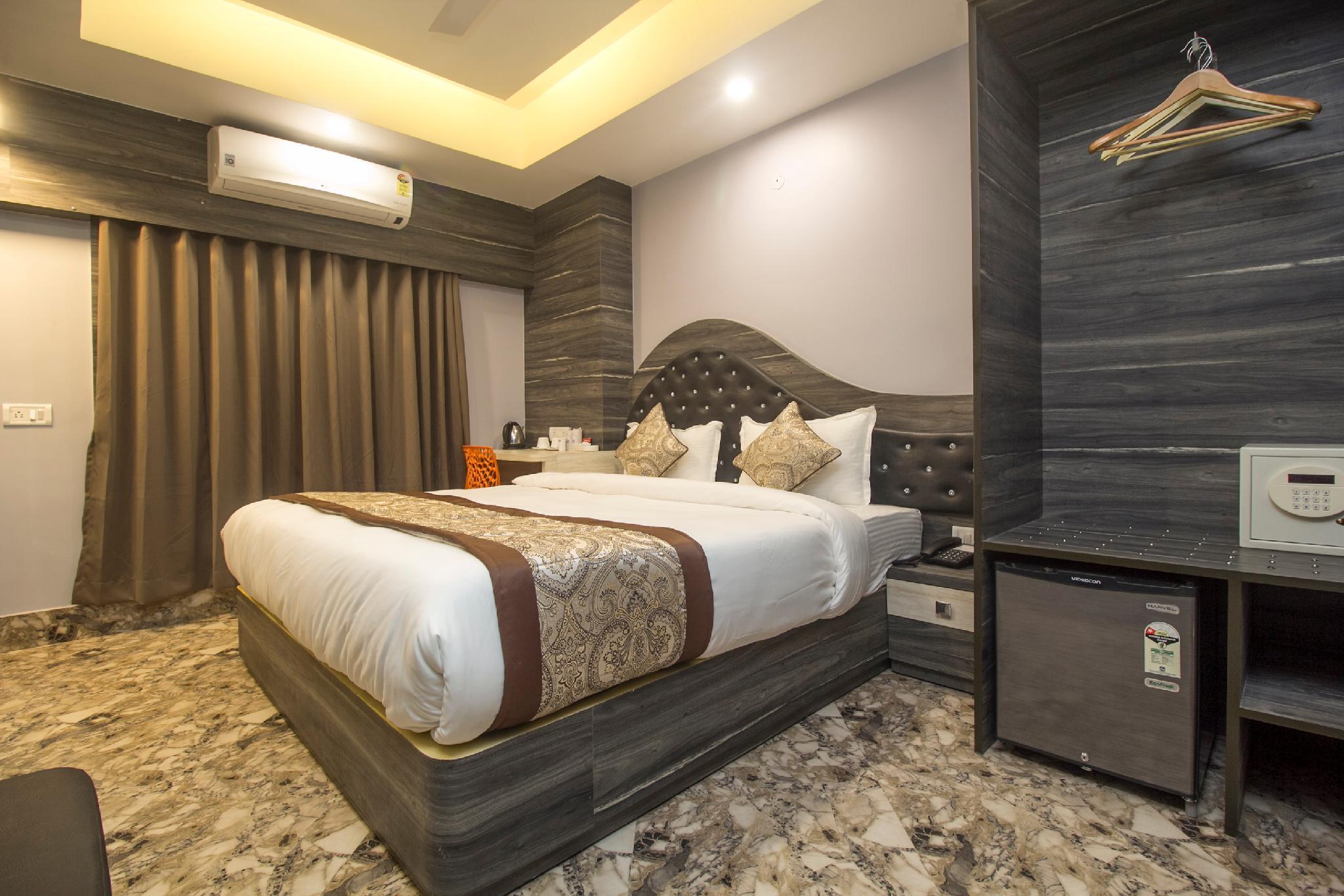 This photo about OYO 27992 Hotel Ganpati shared on HyHotel.com