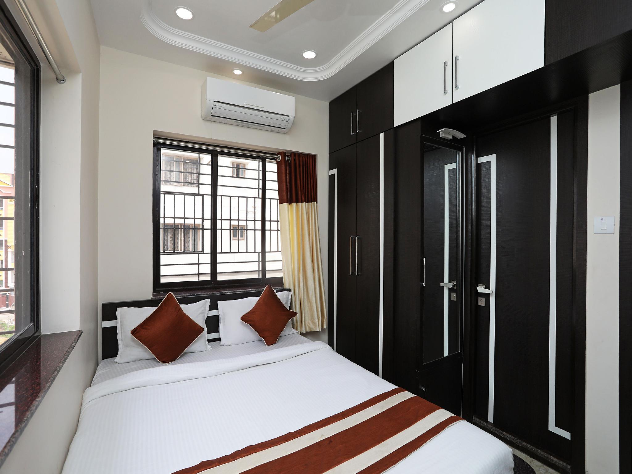 OYO Flagship 11684 Divya Jyoti Inn OYO 11684 SIMA Hospitality is a popular choice amongst travelers in Kolkata, whether exploring or just passing through. Both business travelers and tourists can enjoy the propertys facilities and ser