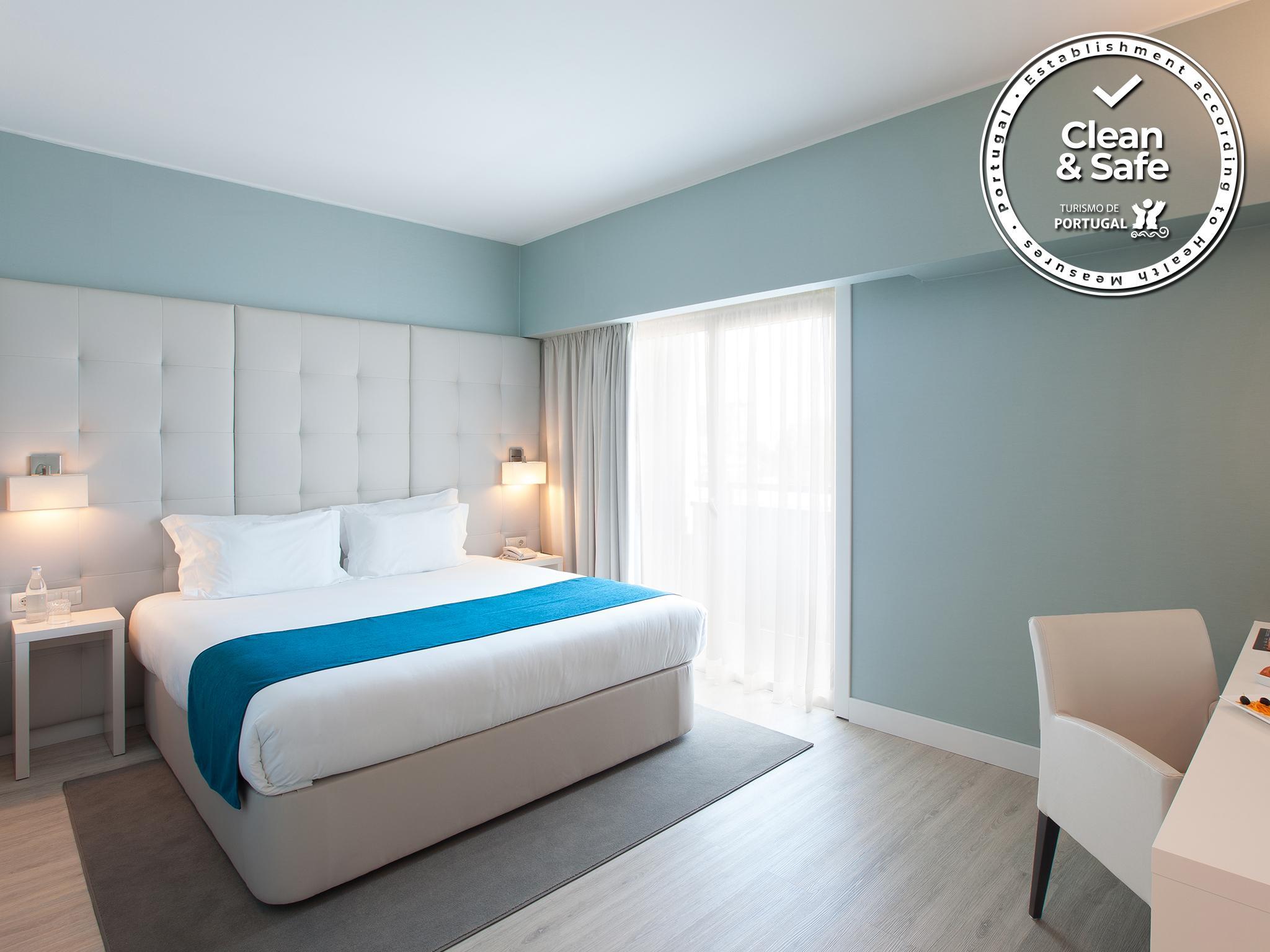 Lutecia Smart Design Hotel Ideally located in the Alvalade area, Lutecia Smart Design Hotel promises a relaxing and wonderful visit. The property offers a high standard of service and amenities to suit the individual needs of a