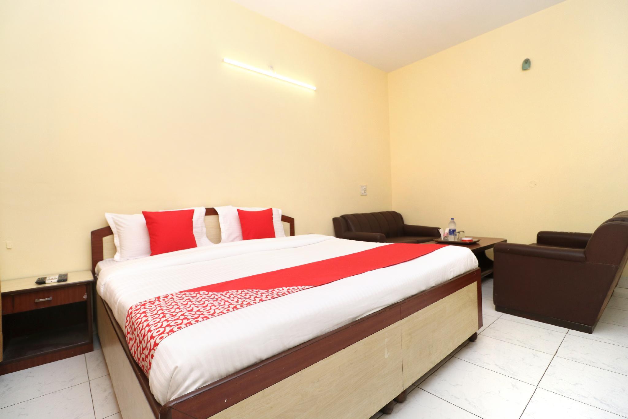 OYO 30127 Hotel Sabina International, Bathinda