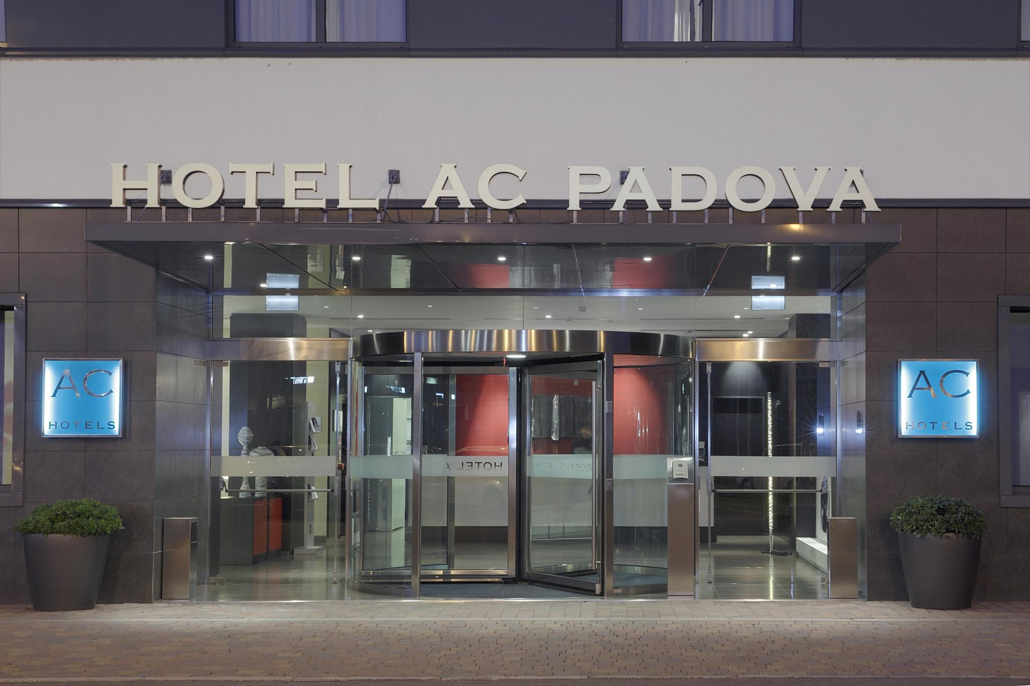 AC Hotel Padova Stop at AC Hotel Padova by Marriott to discover the wonders of Padua. Both business travelers and tourists can enjoy the hotels facilities and services. Service-minded staff will welcome and guide yo