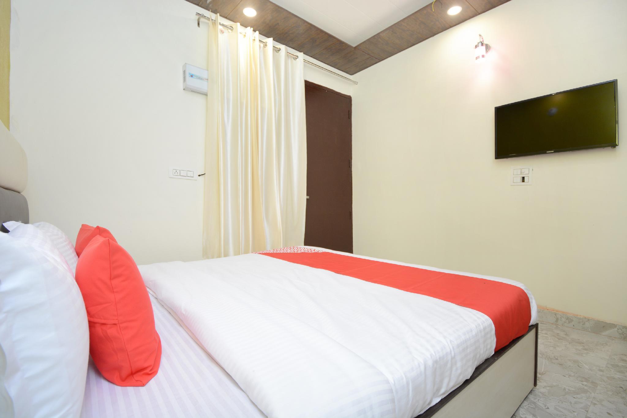 OYO 29619 Hotel Spring Set in a prime location of Zirakpur, OYO 29619 Hotel Spring puts everything the city has to offer just outside your doorstep. The property offers a high standard of service and amenities to suit the i