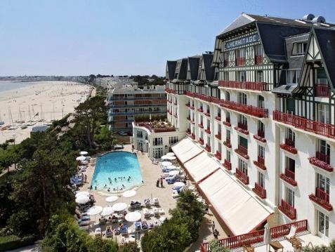 Hotel Barriere LHermitage Hôtel Barriere LHermitage is conveniently located in the popular La Baule area. The property features a wide range of facilities to make your stay a pleasant experience. 24-hour front desk, faciliti