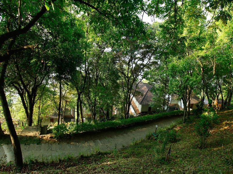 Blackberry Hills Munnar-Nature Resort & Spa Ideally located in the prime touristic area of Pothamedu, Blackberry Hills Retreat And Spa promises a relaxing and wonderful visit. The hotel has everything you need for a comfortable stay. 24-hour ro