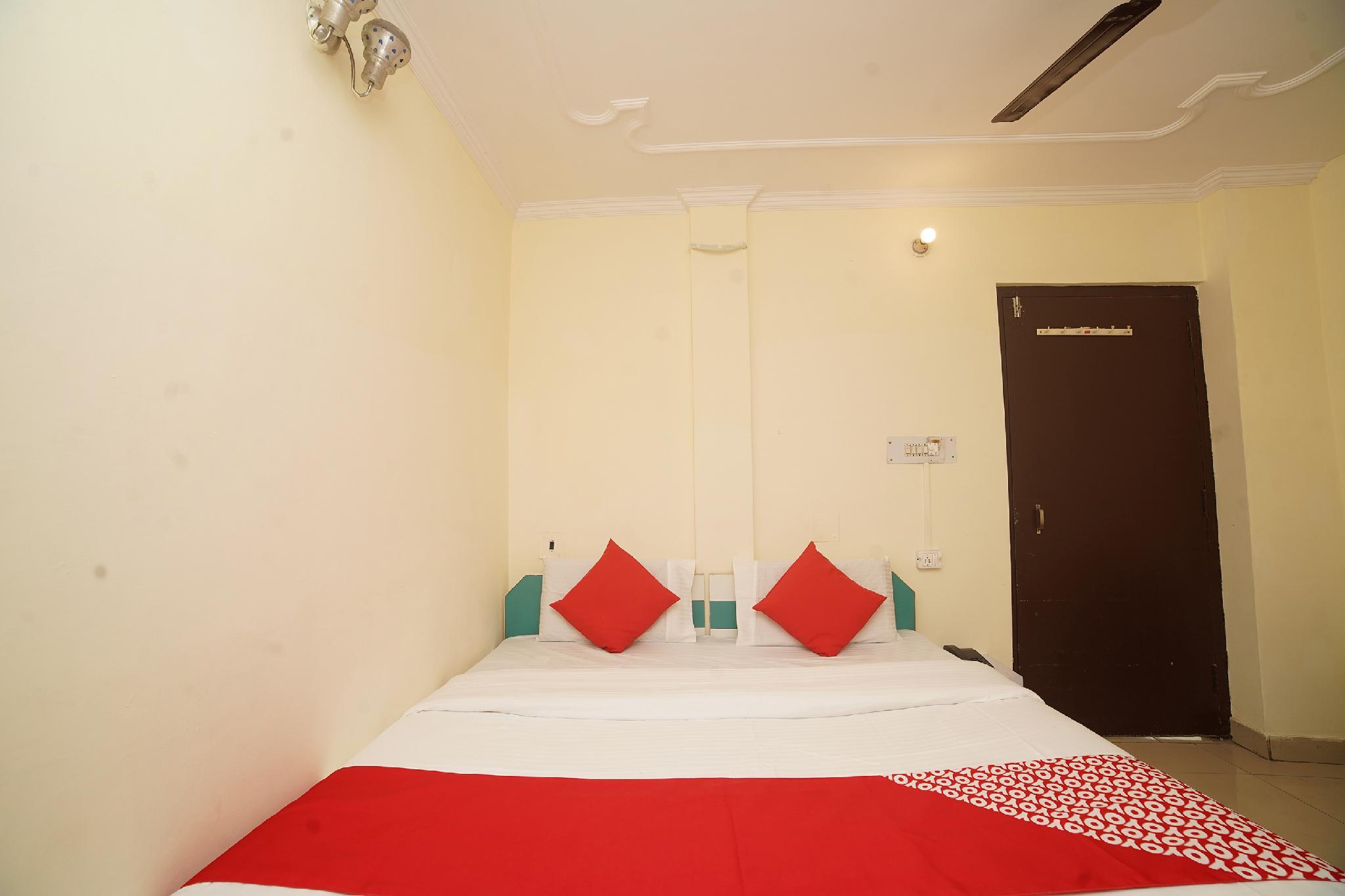 This photo about OYO 35970 Hotel Silver Point shared on HyHotel.com
