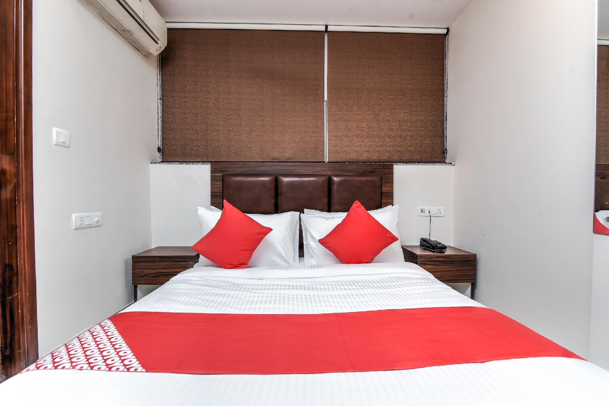 This photo about OYO 30669 Flagship GREEN PARK shared on HyHotel.com