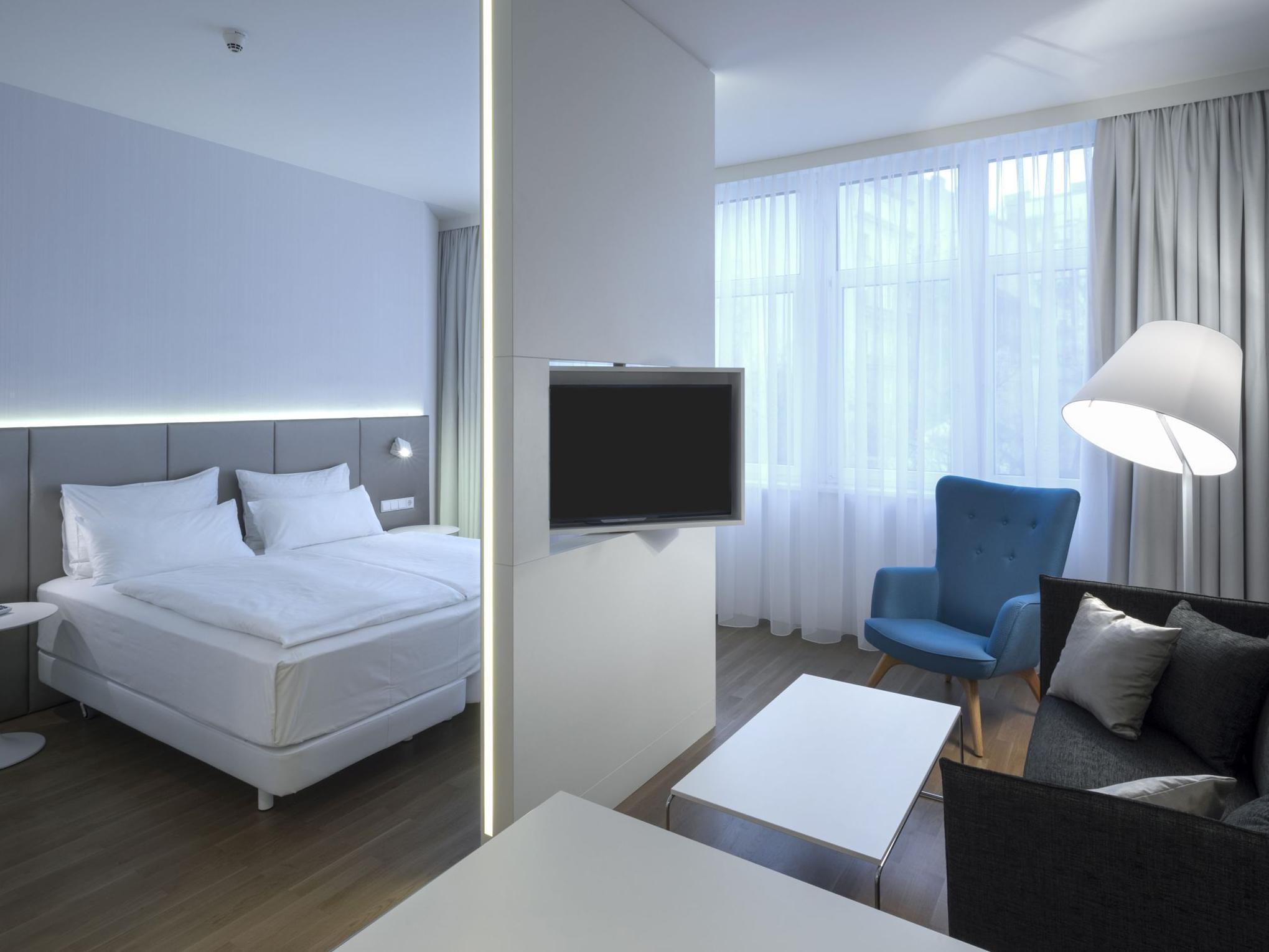 NH Collection Wien Zentrum Ideally located in the prime touristic area of 07. Neubau, NH Collection Wien Zentrum promises a relaxing and wonderful visit. Both business travelers and tourists can enjoy the hotels facilities and