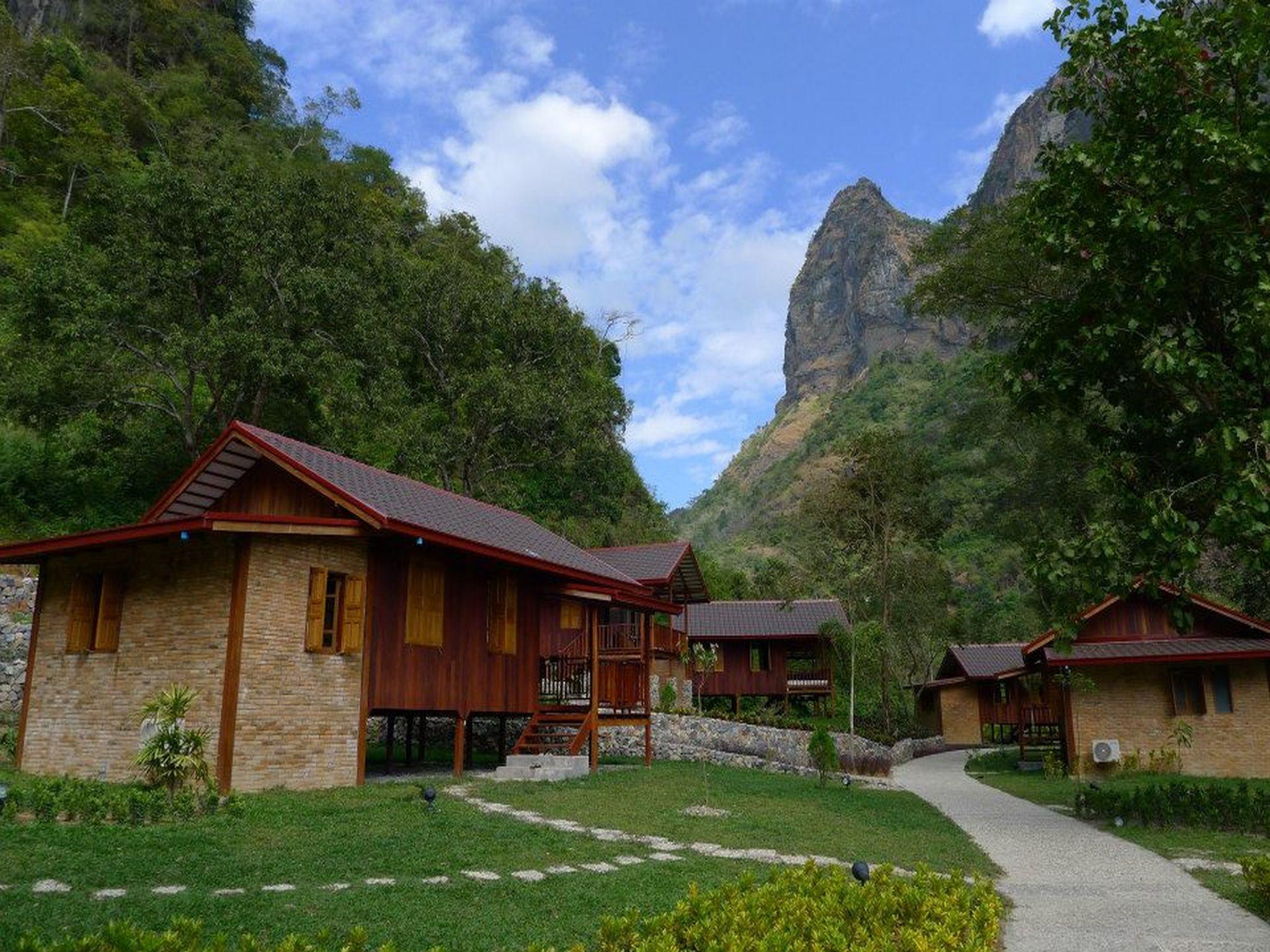 Keinnara Hpa-An The 3.5-star Hpa An Lodge offers comfort and convenience whether youre on business or holiday in Hpa An. The hotel offers a high standard of service and amenities to suit the individual needs of all 