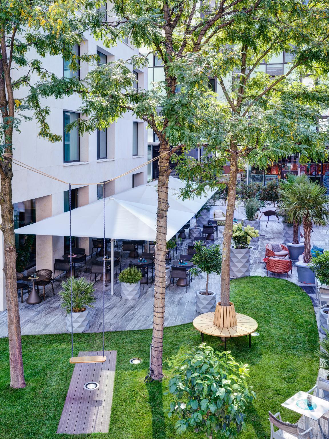 STAGE 12 STAGE 12 is perfectly located for both business and leisure guests in Innsbruck. The property offers a wide range of amenities and perks to ensure you have a great time. To be found at the property ar