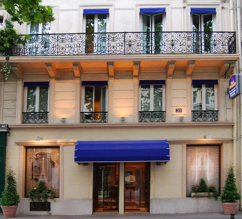 Timhotel Invalides Eiffel Stop at Best Western Tour Eiffel Invalides Hotel to discover the wonders of Paris. The hotel has everything you need for a comfortable stay. 24-hour room service, free Wi-Fi in all rooms, 24-hour fron