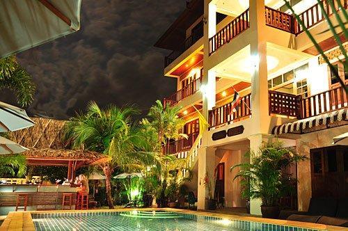 Baan Chayna Hotel Located in Surin, Baan Chayna Hotel is a perfect starting point from which to explore Phuket. Featuring a complete list of amenities, guests will find their stay at the property a comfortable one. Fre