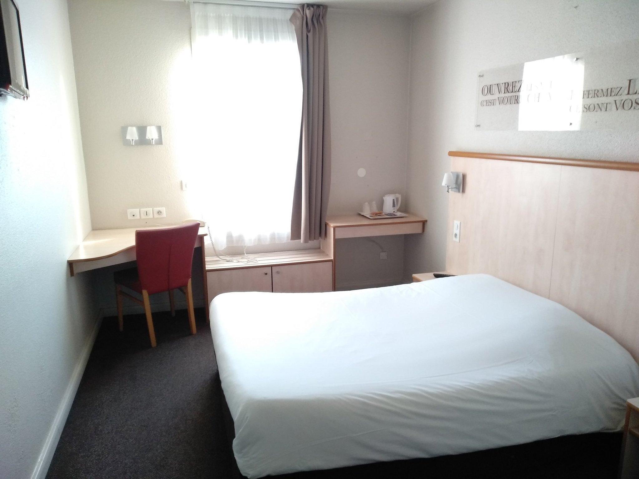 This photo about Hotel Lyon Croix-Rousse Henon shared on HyHotel.com