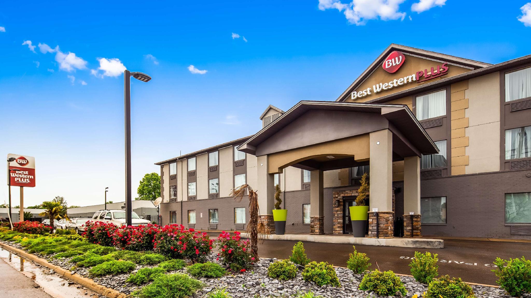 Best Western Plus Jackson Downtown-Coliseum Set in a prime location of Jackson (MS), Best Western Executive Inn puts everything the city has to offer just outside your doorstep. Both business travelers and tourists can enjoy the hotels facilit