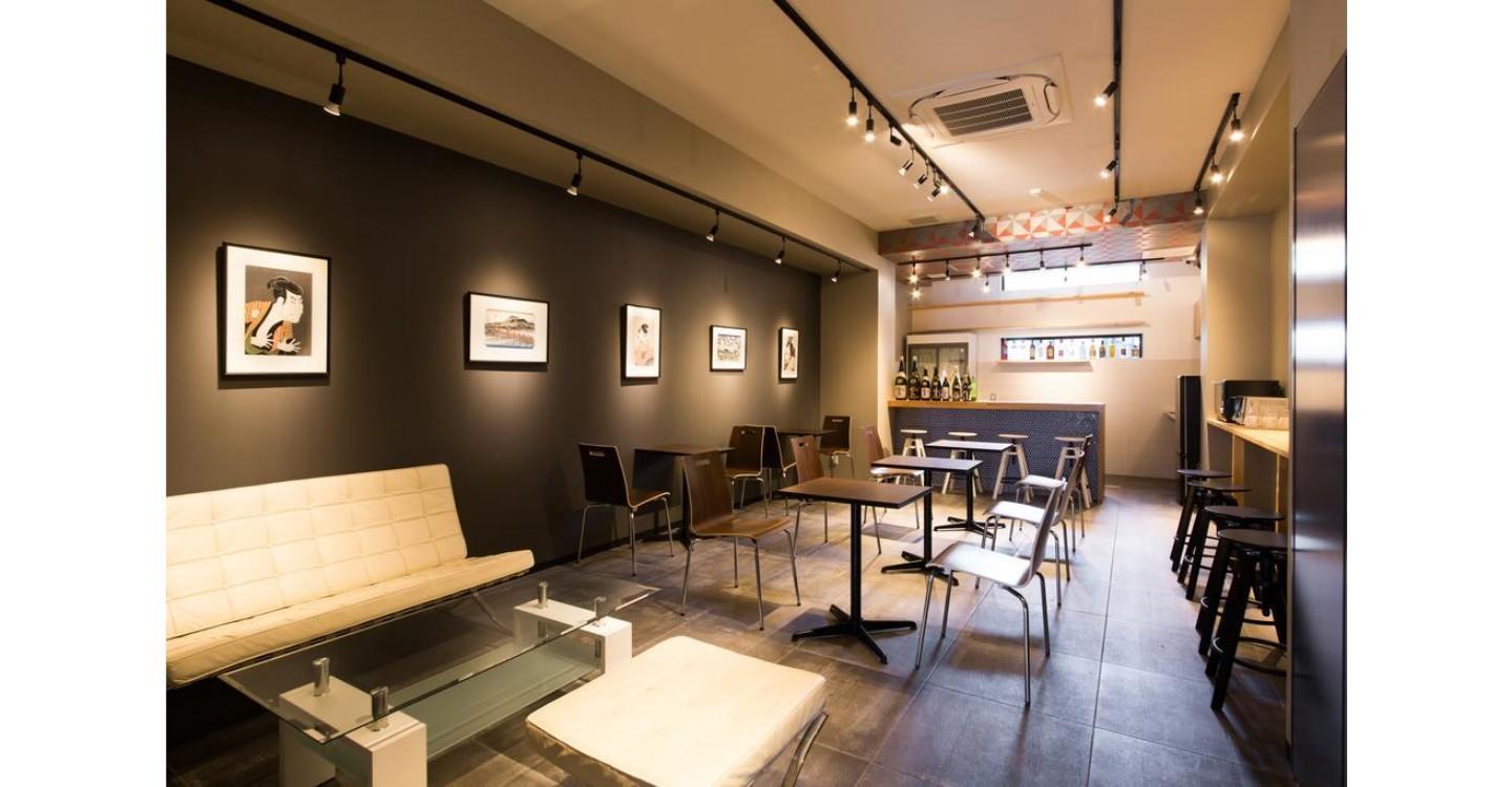 Dot Hotel Hangout Ideally located in the Namba area, Hostel Hangout promises a relaxing and wonderful visit. The property offers a wide range of amenities and perks to ensure you have a great time. Kitchen, Wi-Fi in pu