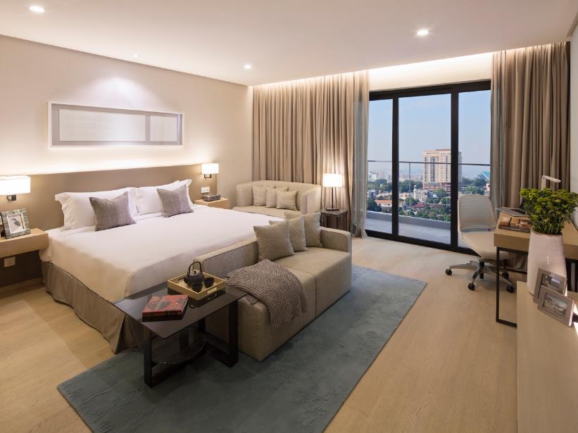 Fraser Residence Kuala Lumpur Fraser Residence Kuala Lumpur is conveniently located in the popular KLCC area. The hotel has everything you need for a comfortable stay. 24-hour room service, free Wi-Fi in all rooms, 24-hour securit