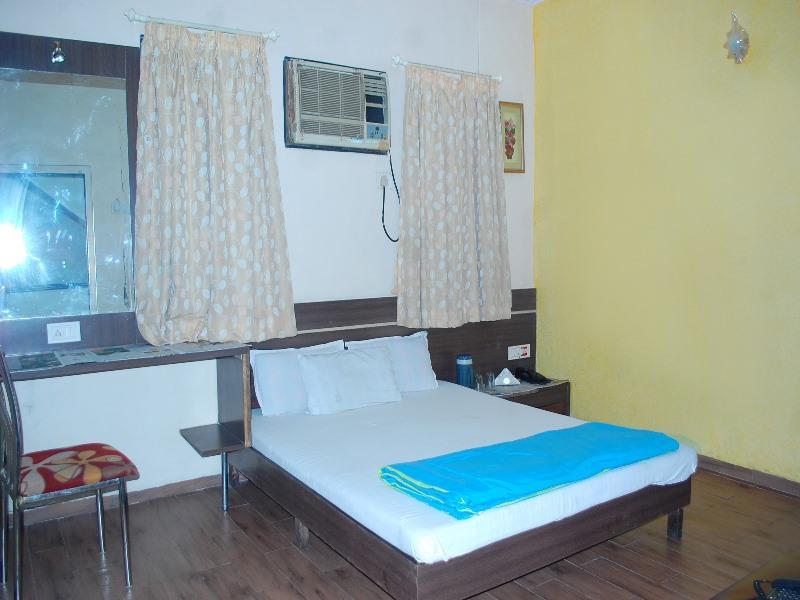 Hotel New India The 2-star Hotel New India offers comfort and convenience whether youre on business or holiday in Mumbai. The hotel offers guests a range of services and amenities designed to provide comfort and con