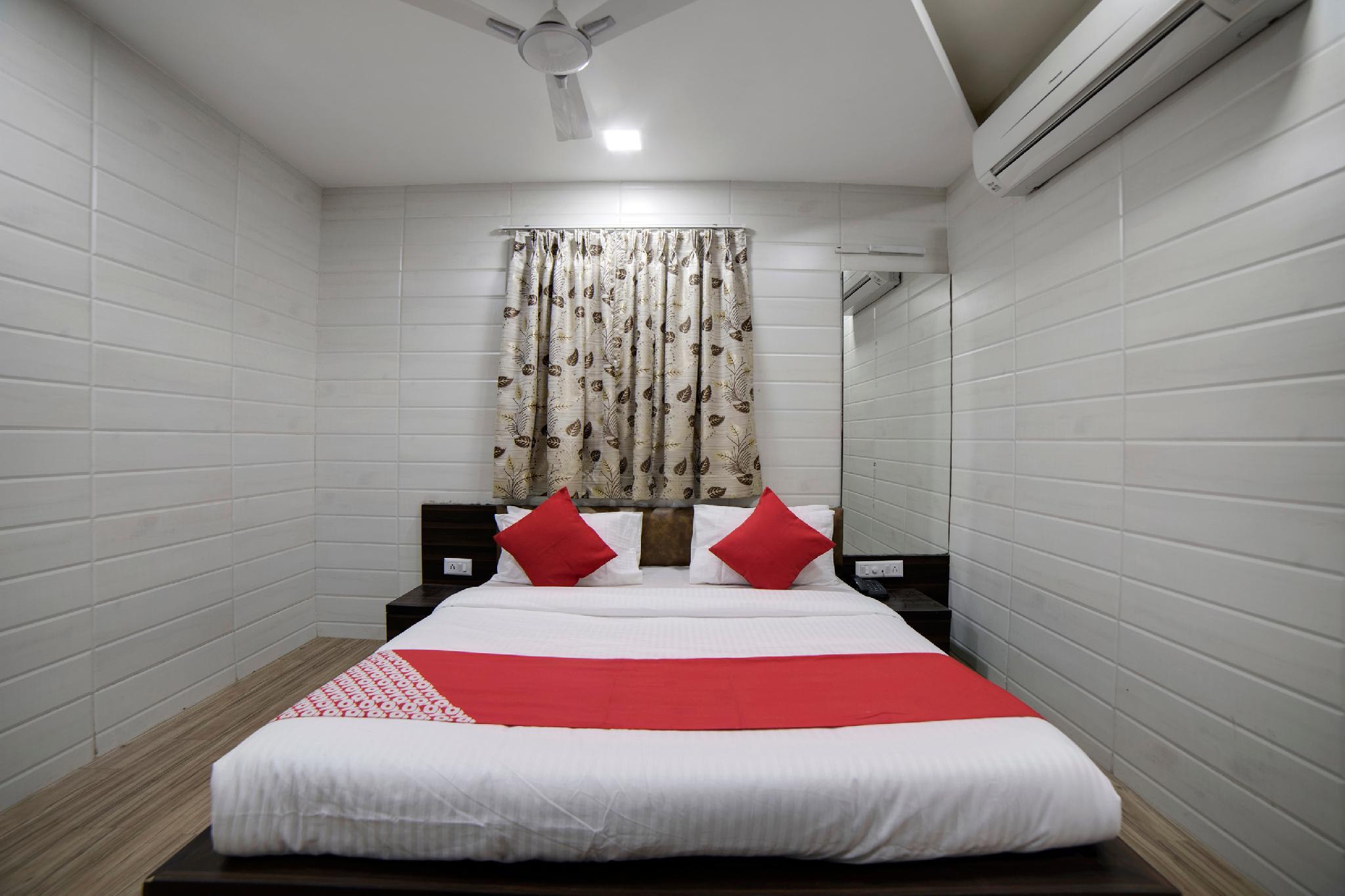 This photo about OYO 40461 Hotel Avirat shared on HyHotel.com