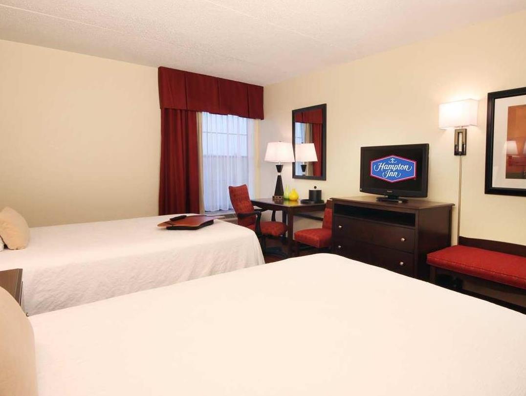 Hampton Inn Boston - Peabody Hotel The 2-star Hampton Inn Boston - Peabody Hotel offers comfort and convenience whether youre on business or holiday in Peabody (MA). The hotel offers a wide range of amenities and perks to ensure you h