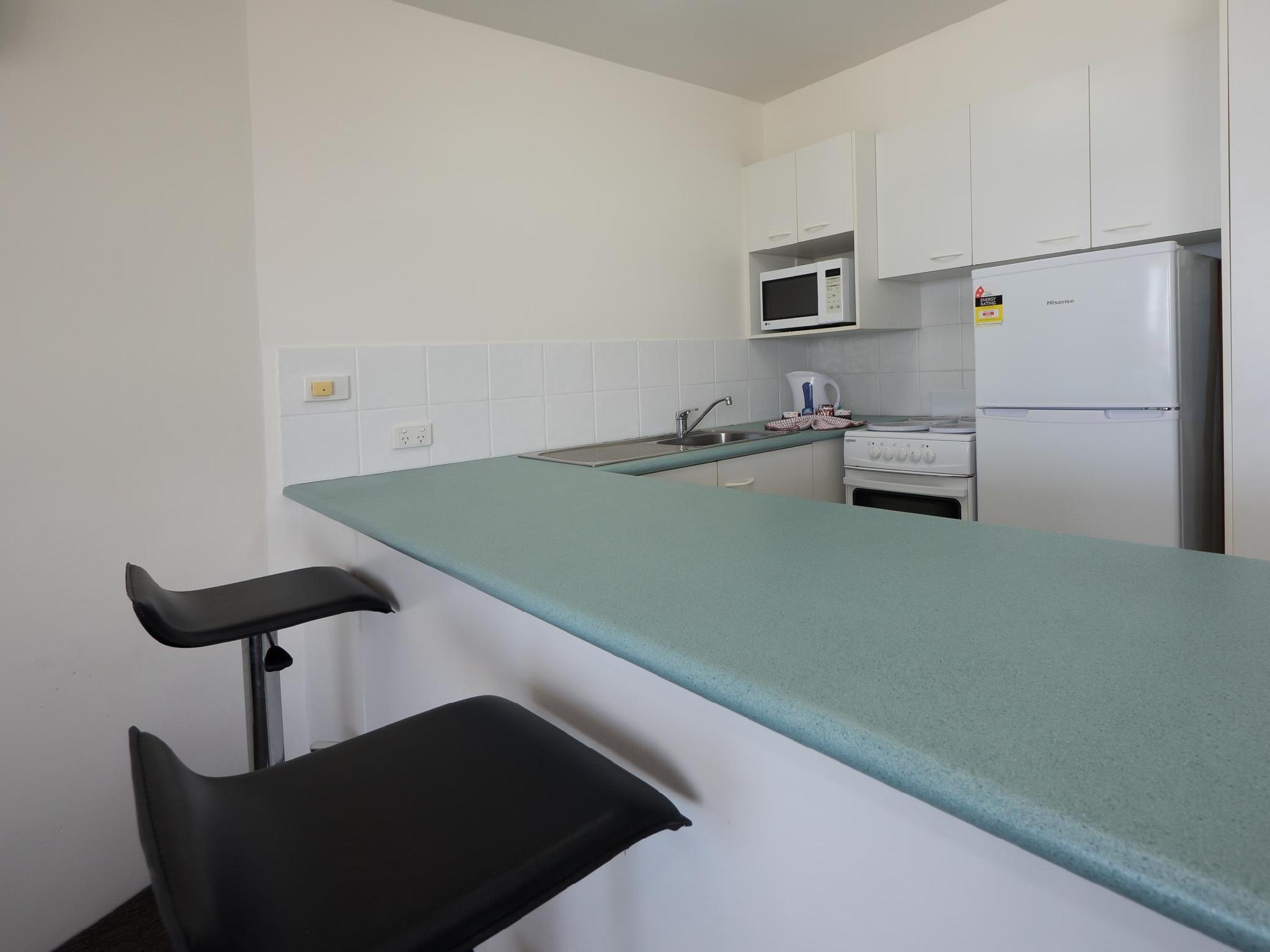 Slide image 1 for Aloha Apartments