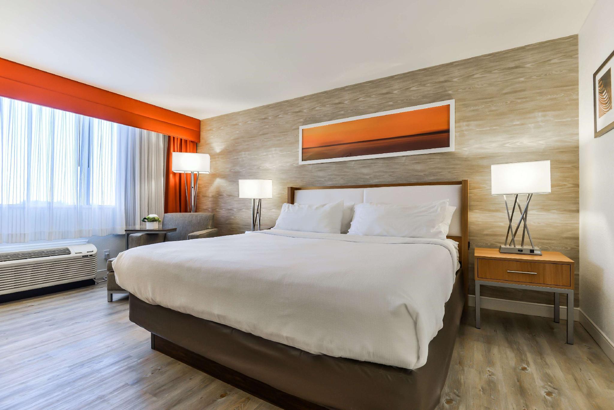 DoubleTree by Hilton Kitchener Located in Centreville Chicopee, DoubleTree by Hilton Kitchener is a perfect starting point from which to explore Kitchener (ON). The property features a wide range of facilities to make your stay a p