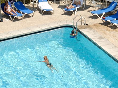 Gran Hotel Delfin Gran Hotel Delfin is perfectly located for both business and leisure guests in Benidorm. The hotel has everything you need for a comfortable stay. Take advantage of the hotels free Wi-Fi in all rooms