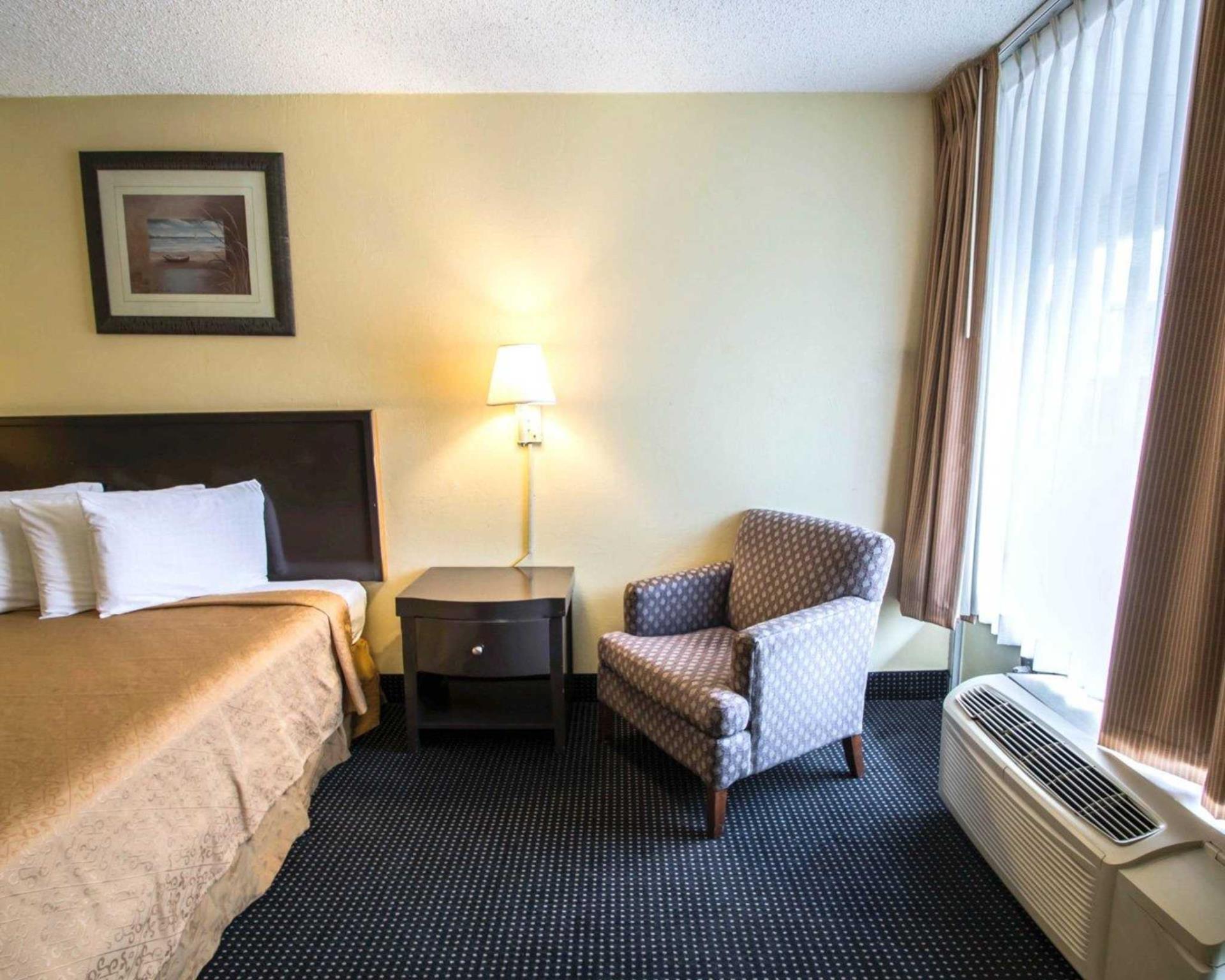 Econo Lodge Econo Lodge is perfectly located for both business and leisure guests in Ormond Beach (FL). The hotel offers a wide range of amenities and perks to ensure you have a great time. Wi-Fi in public areas,