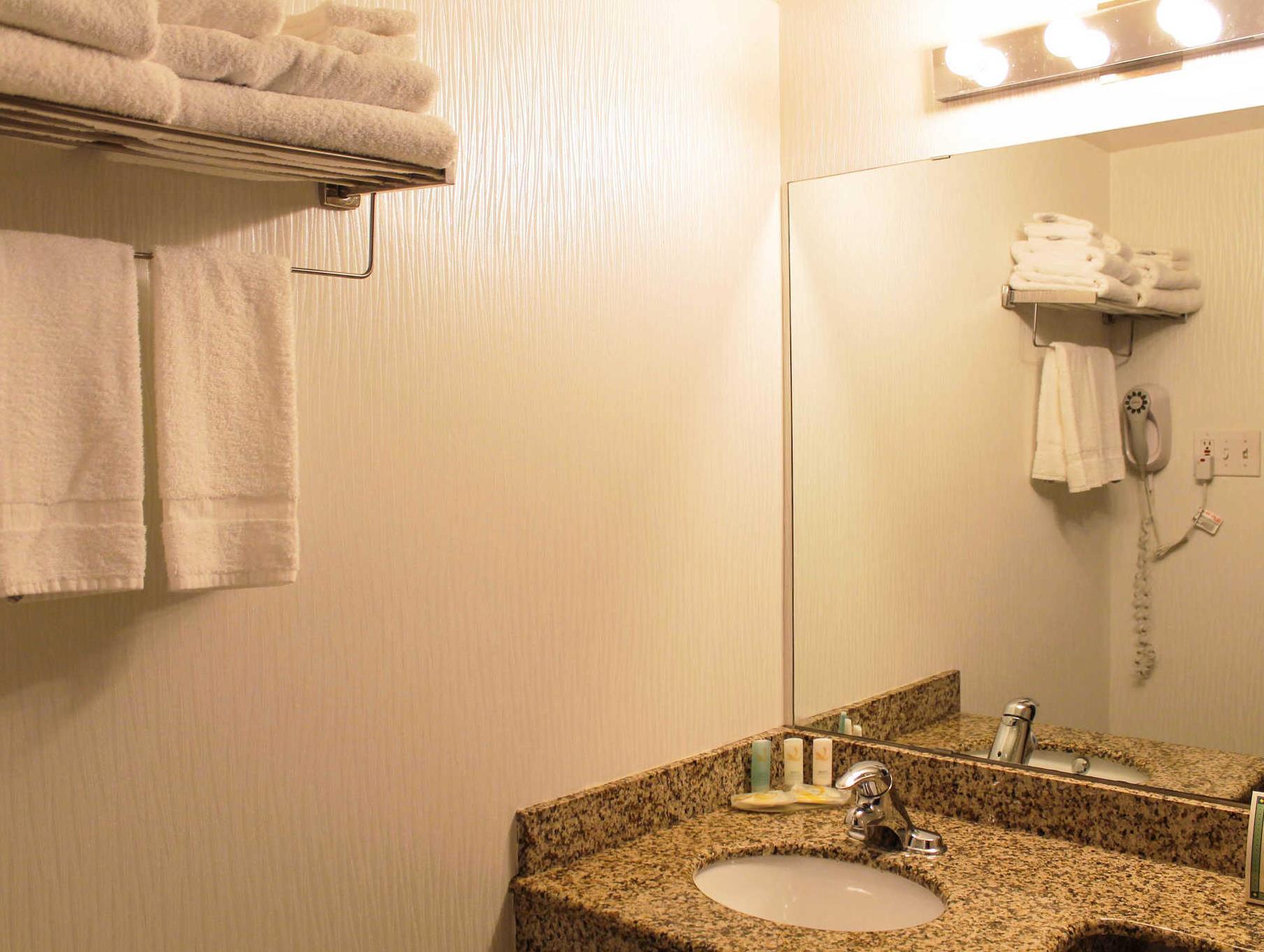 Quality Inn The 3-star Quality Inn Hotel Arnprior offers comfort and convenience whether youre on business or holiday in Arnprior (ON). The hotel offers guests a range of services and amenities designed to provi