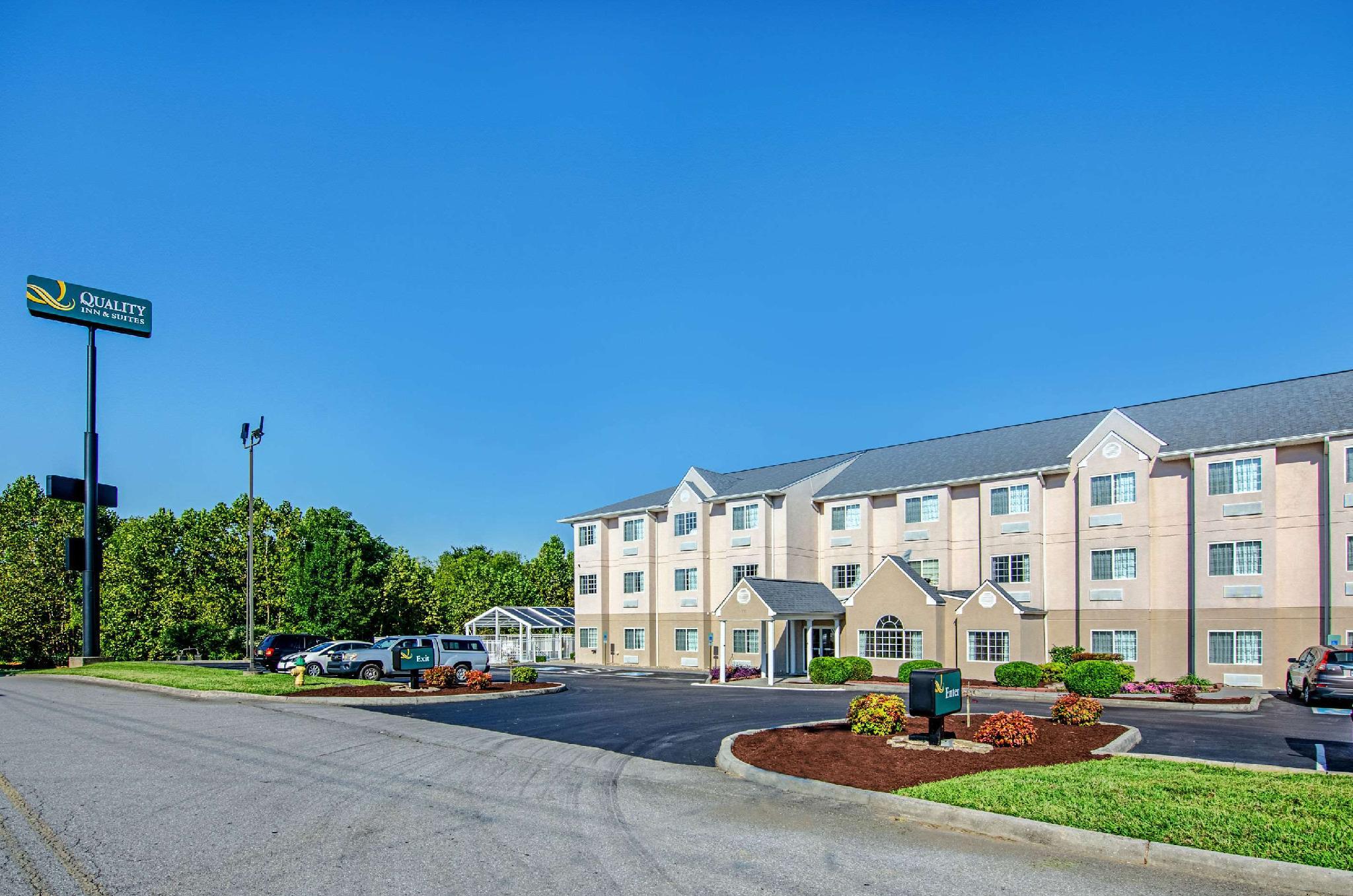 Quality Inn & Suites I-81 Exit 7 Ideally located in the prime touristic area of Bristol, Quality Inn & Suites promises a relaxing and wonderful visit. The hotel offers a wide range of amenities and perks to ensure you have a great ti