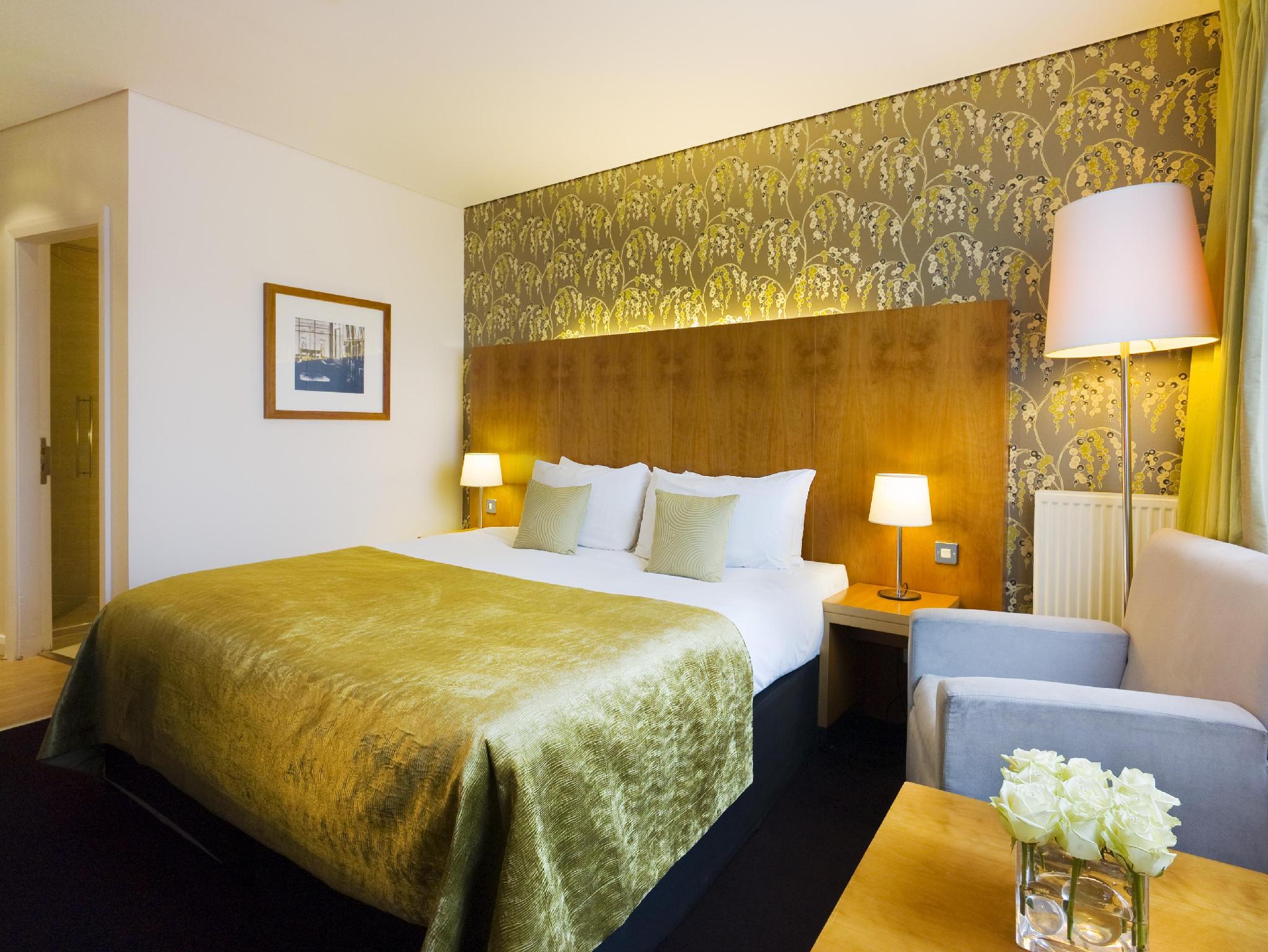 Apex Haymarket Hotel Apex Haymarket Hotel is conveniently located in the popular Haymarket area. The hotel offers a wide range of amenities and perks to ensure you have a great time. 24-hour room service, free Wi-Fi in al