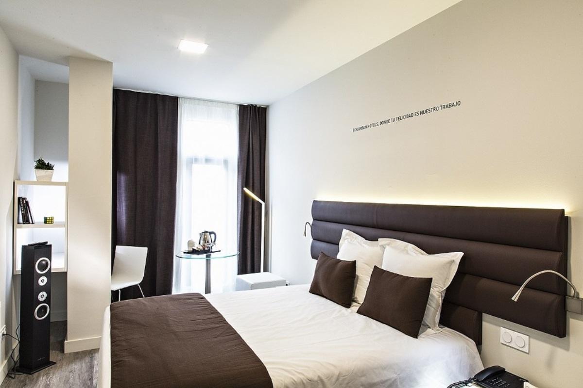 Bcn Urbany Hotels Gran Rosellon Ideally located in the prime touristic area of Eixample, Bcn Urban Hotels Gran Rosellón promises a relaxing and wonderful visit. Both business travelers and tourists can enjoy the hotels facilities 