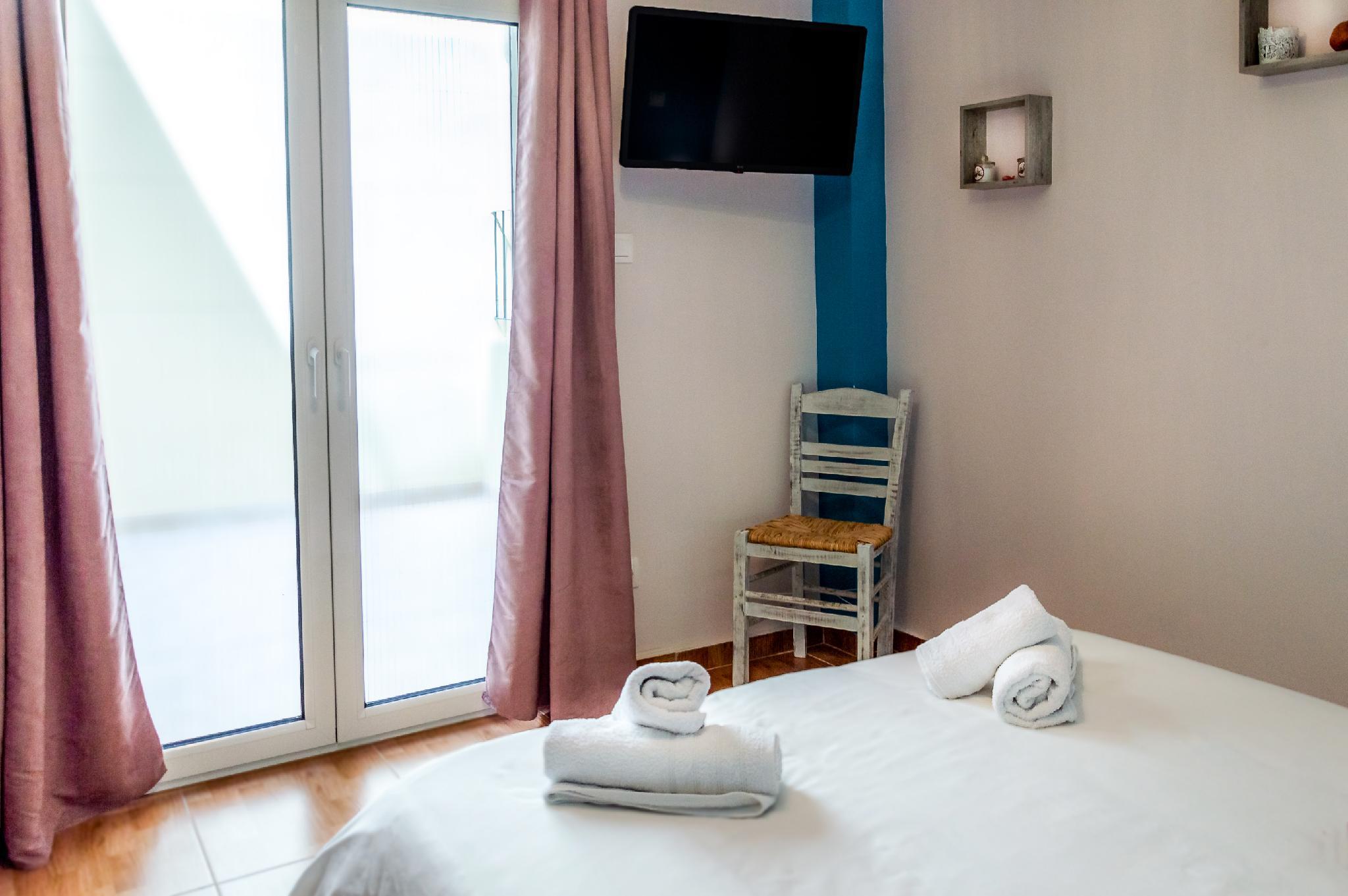 This photo about Zoe's Studio Queen Balcony shared on HyHotel.com