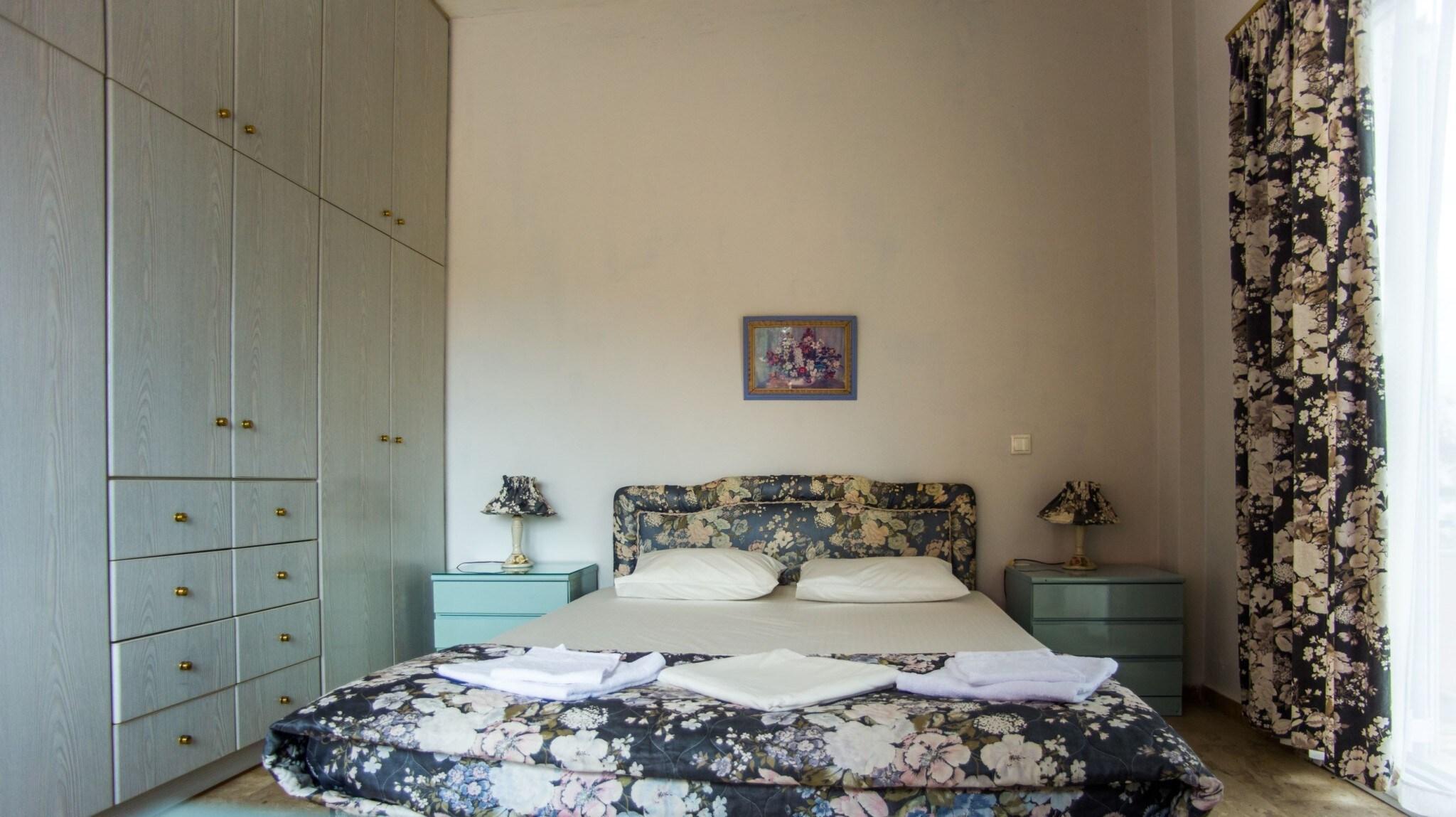This photo about D3-George Apartments by the Sea and Airport shared on HyHotel.com