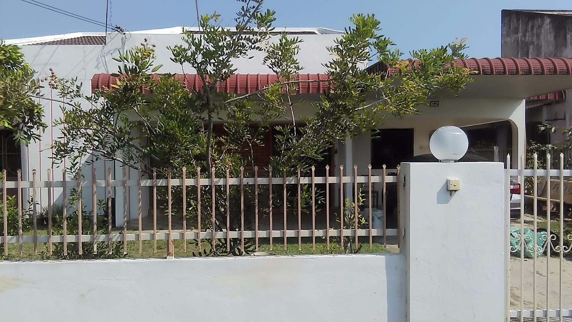 This photo about Bungalow Flora shared on HyHotel.com
