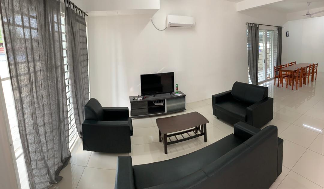 This photo about Gathering Holiday House Semi-D shared on HyHotel.com