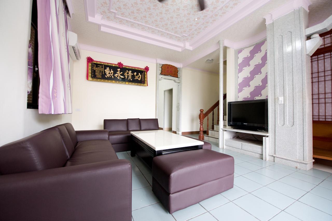 This photo about 宜蘭冬山老村長包棟民宿(合法民宿)4-17位皆可包棟，近夜市 Yilan 96 BNB shared on HyHotel.com
