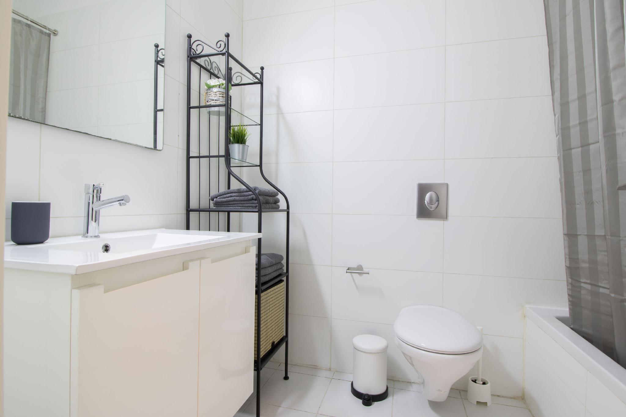 This photo about LUXURY APT / 2 BATHROOMS / SEA SIDE & PARKING shared on HyHotel.com