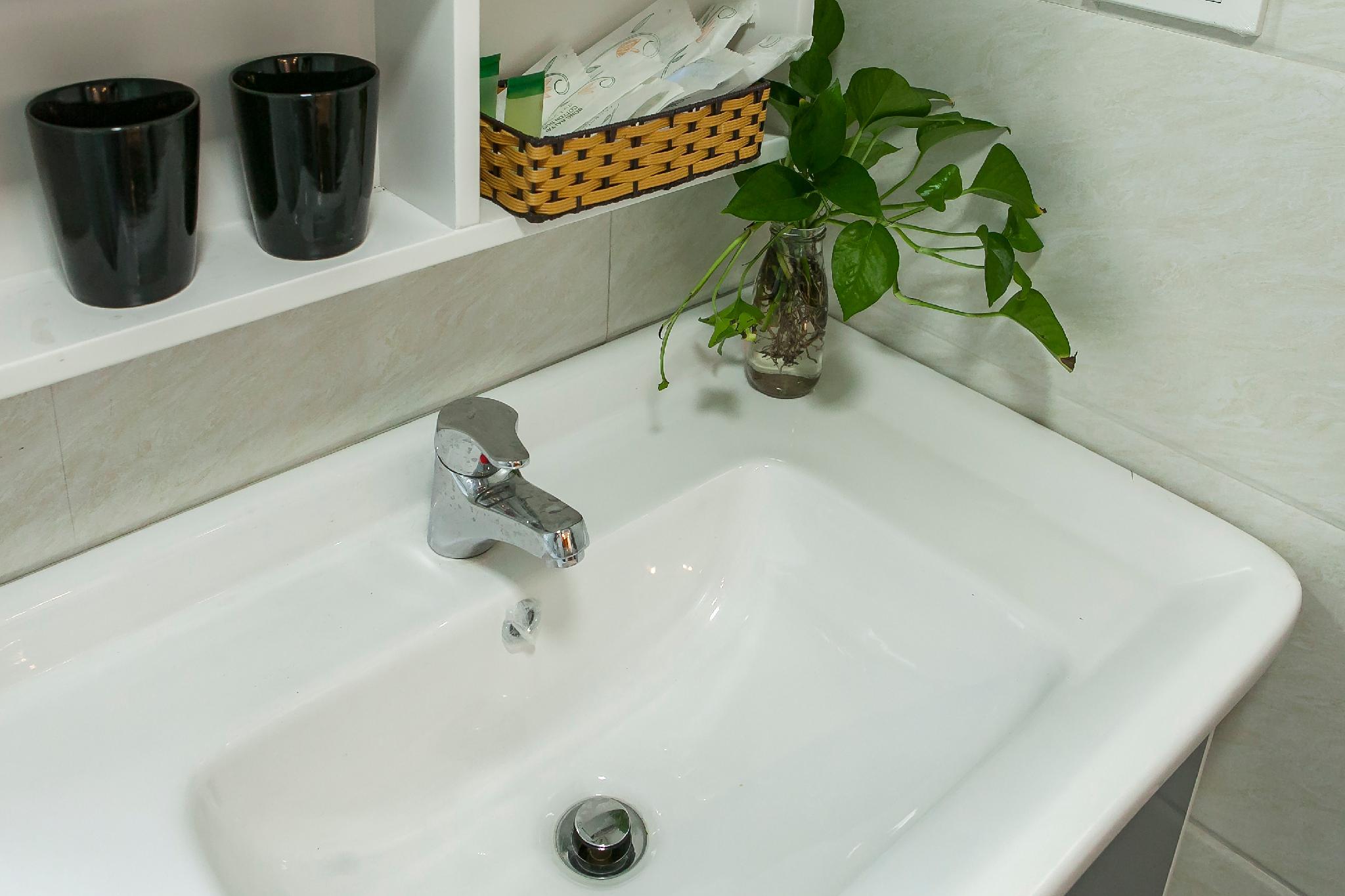 This photo about Yen Phu Lake Side Apartment - 02 shared on HyHotel.com